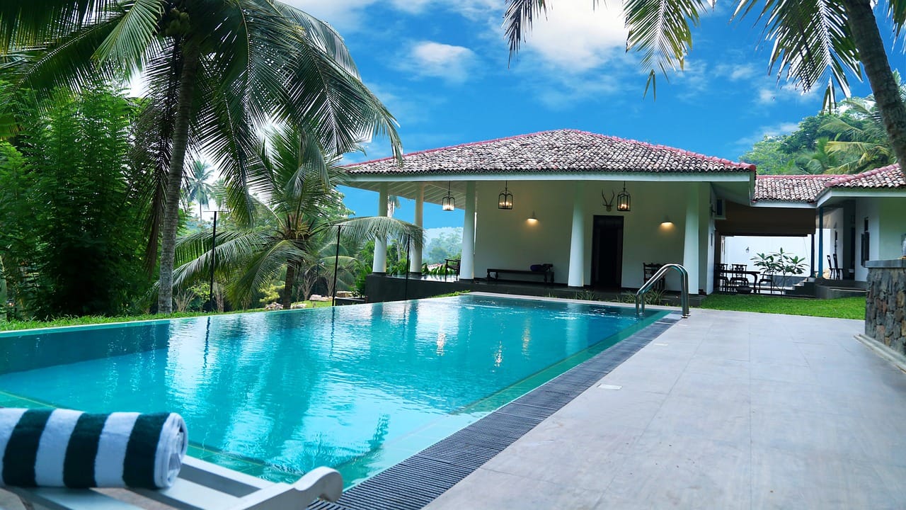 swimming pool home